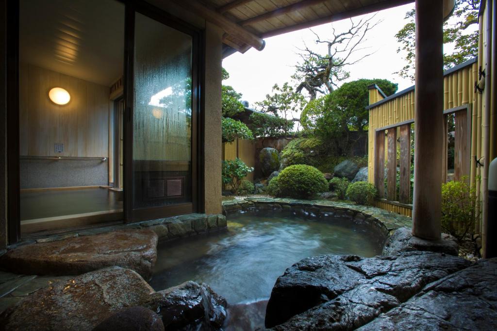 Charoku Annex Open Air Onsen