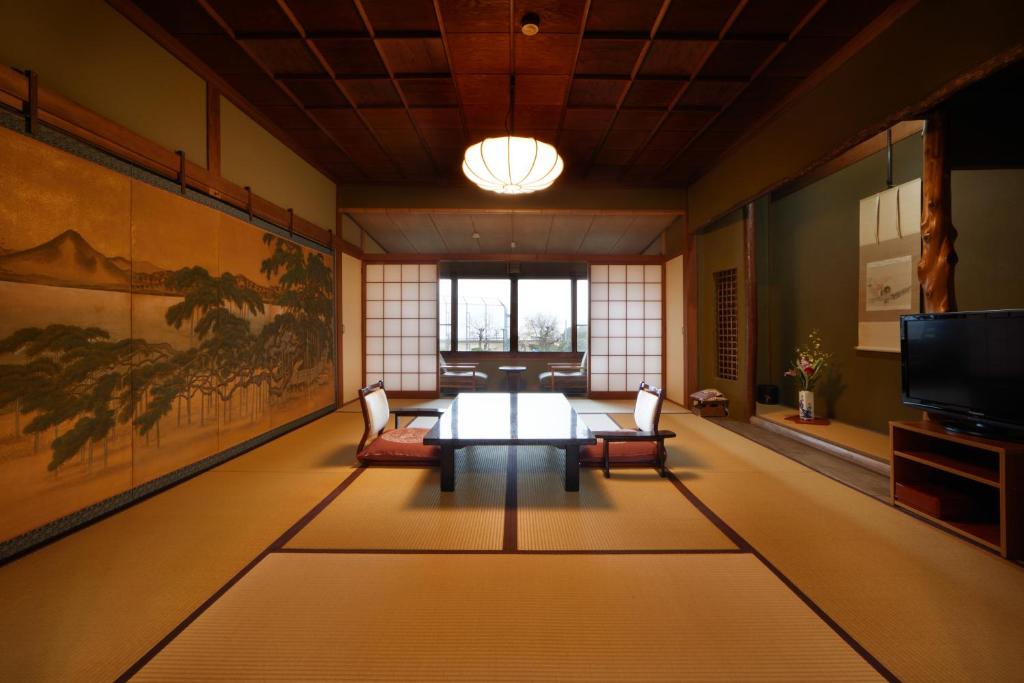 Charoku Annex Tatami Room