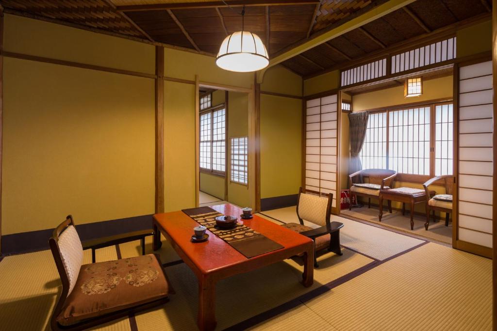 Charoku Annex Tatami Room