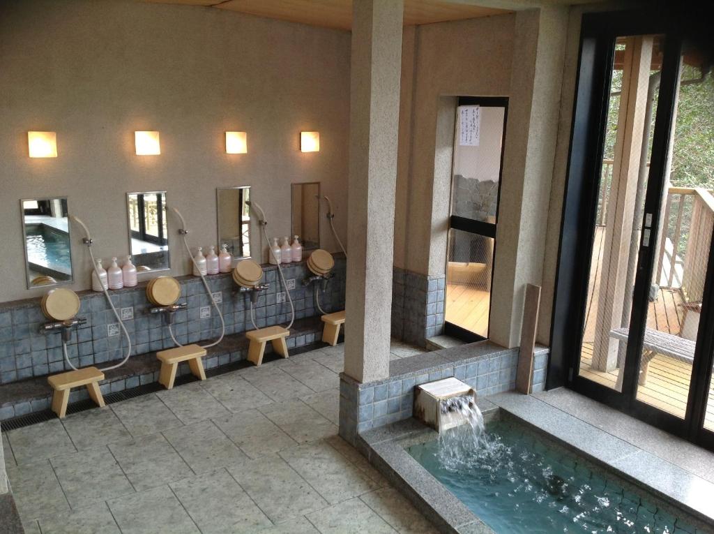 Chikurin In Gumpoen Onsen Bath