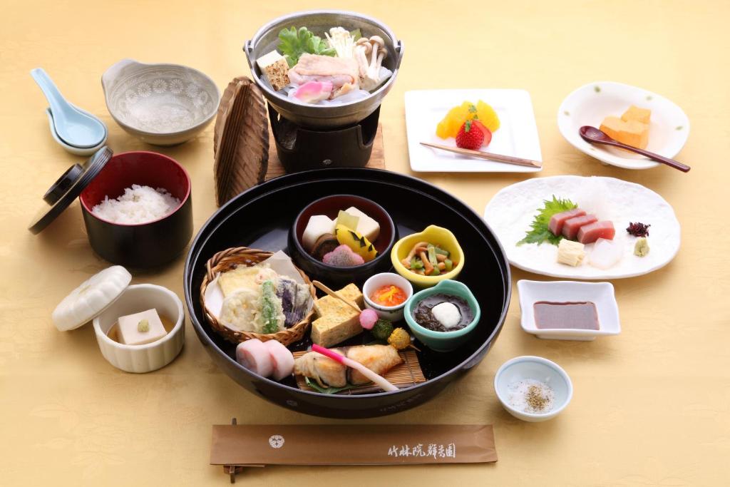 Chikurin In Gumpoen Traditional Japanese Meal