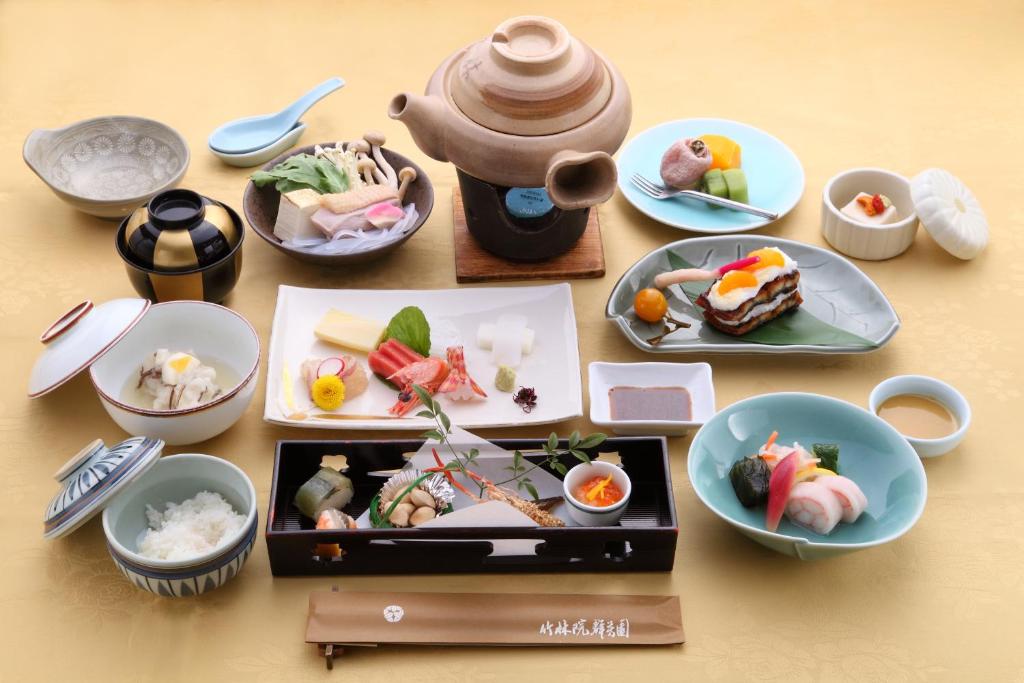 Chikurinin Gumpoen Kaiseki Meal