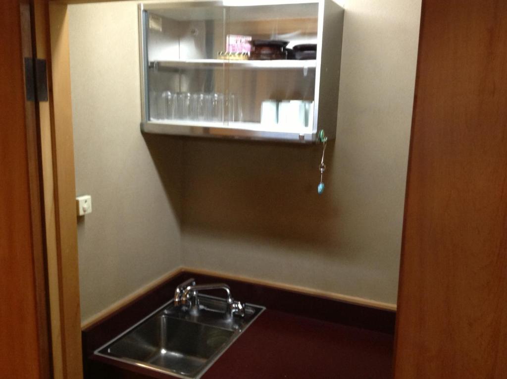 Chikuriningumpoen Small Kitchen Area