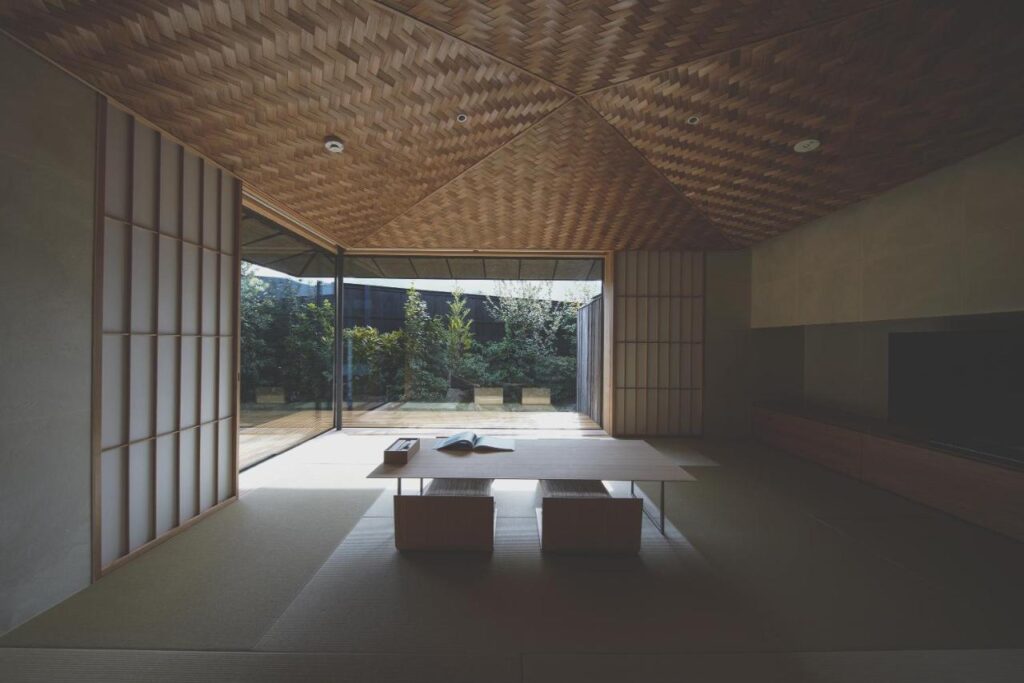 Comico Art House Yufuin Minimalist Tatami Room