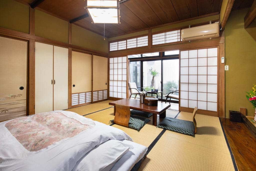 Daibutsu Ryokan Tatami Room Futon