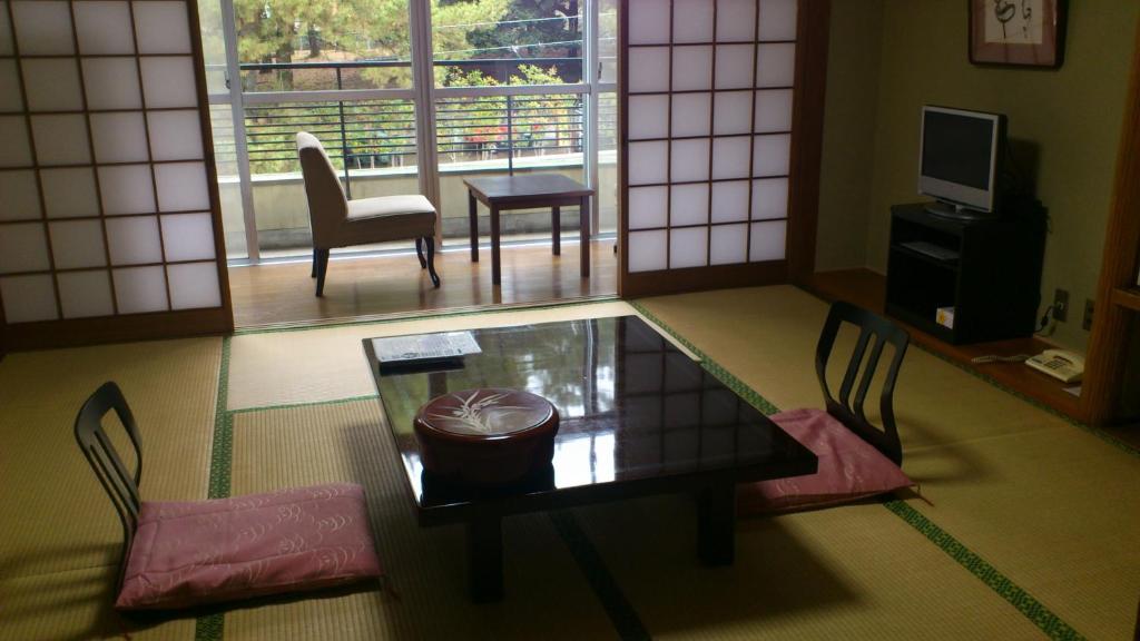 Daibutsukan Tatami Room Tea Table