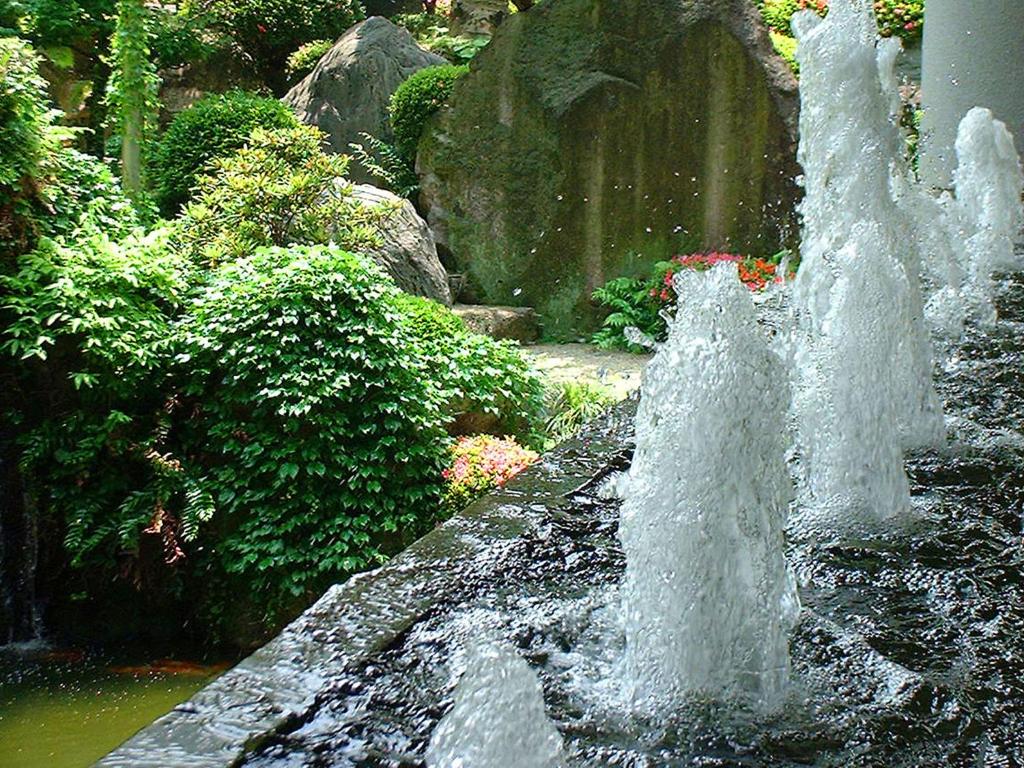 Daikanso Garden Fountain