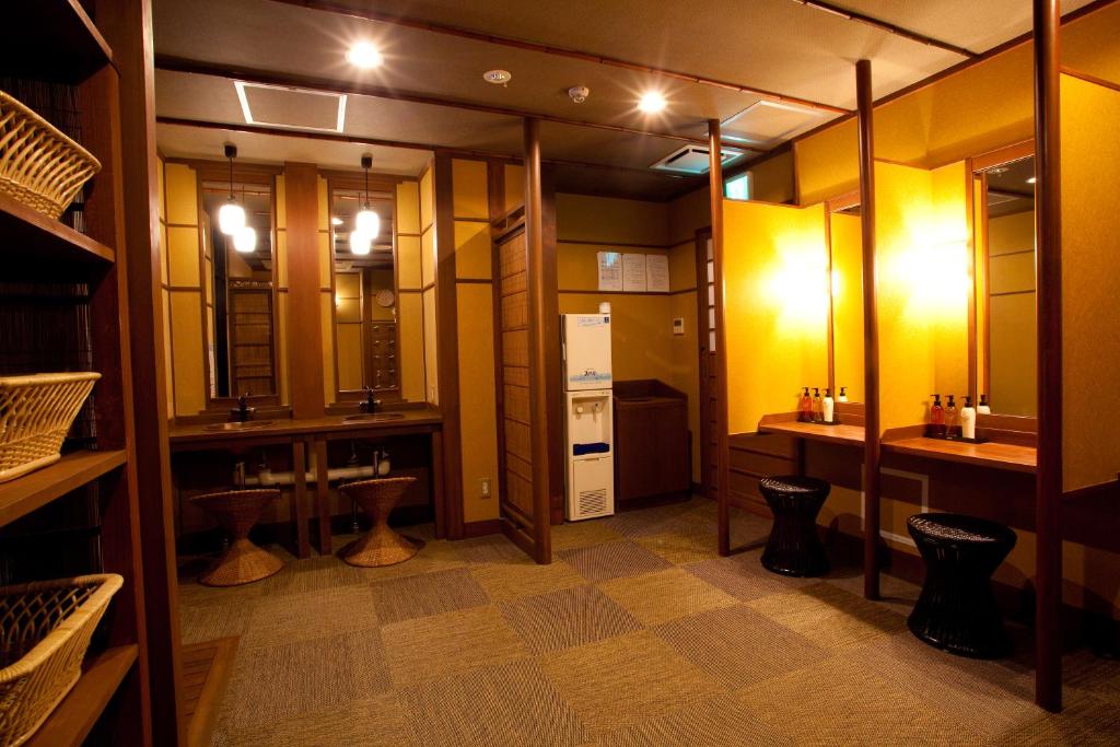 Dantoukan Kikunoya Bathroom Vanity Area