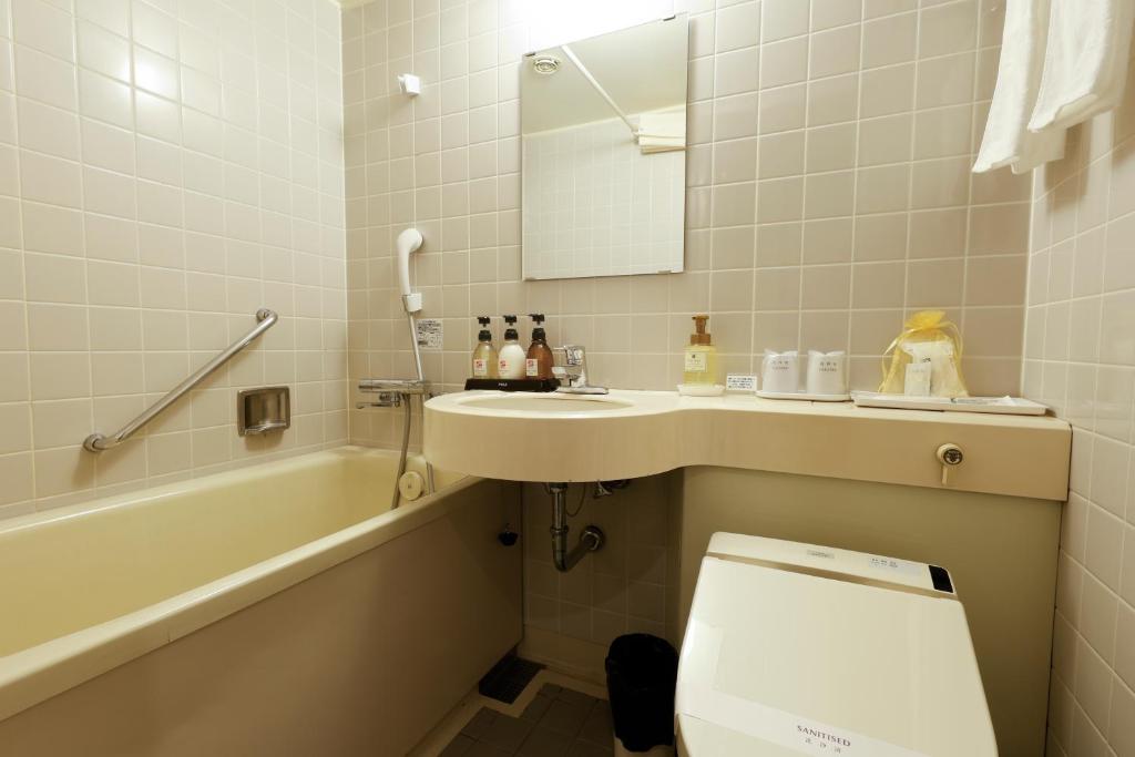 Dogo Kan Bathroom
