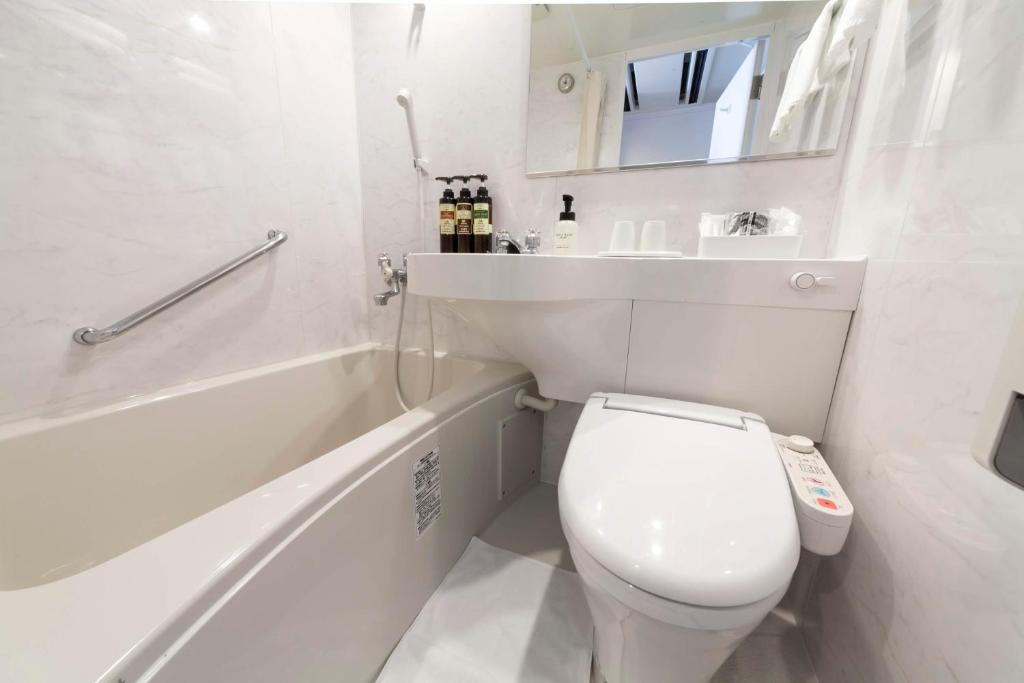 Dotonbori Hotel Bathroom