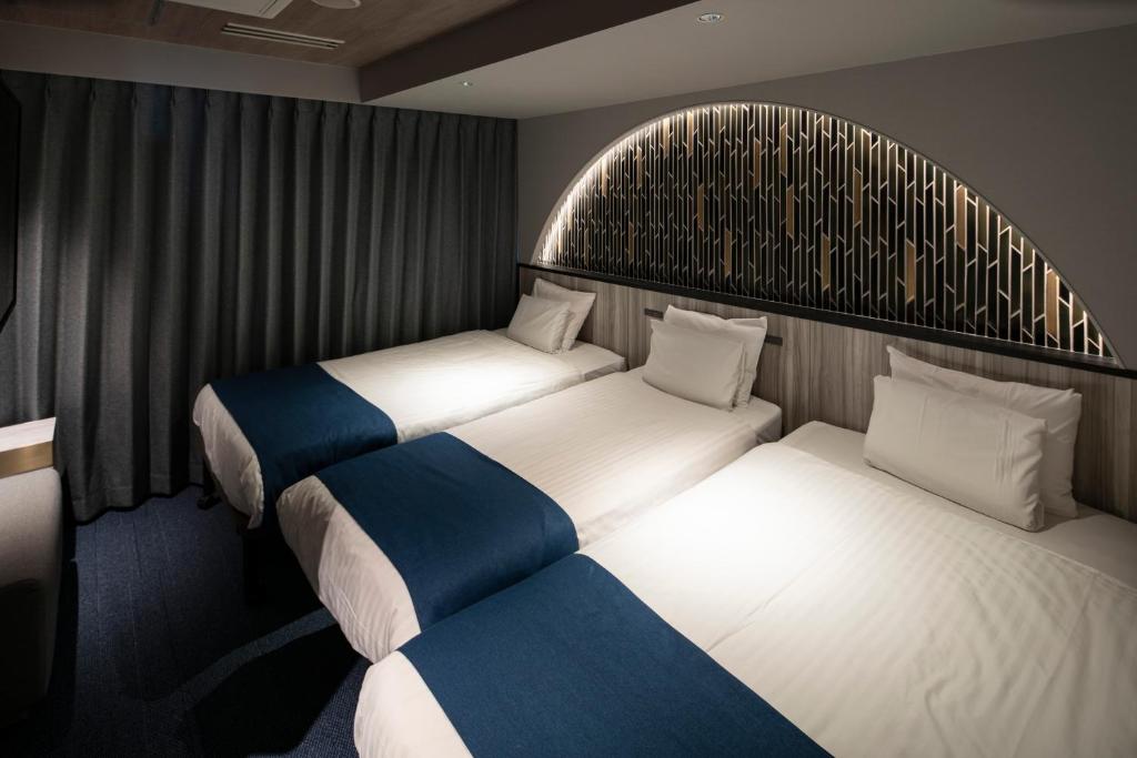 Dotonbori Hotel Three Beds