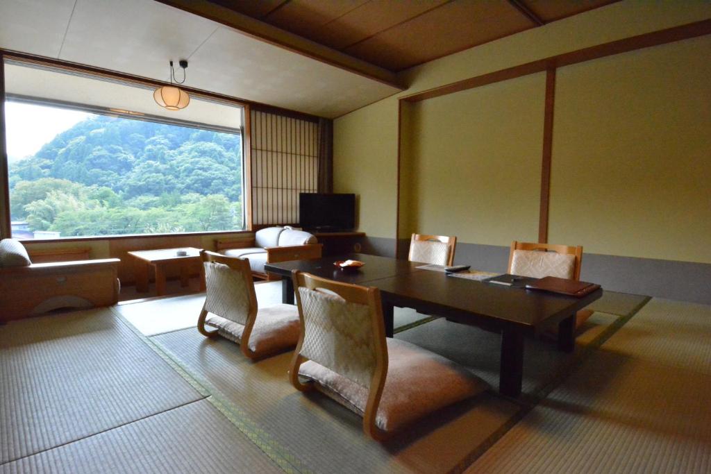 Eirakukan Traditional Room Mountain View