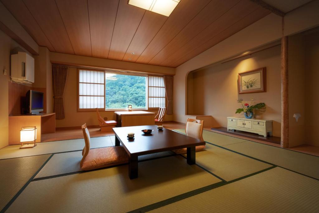 Eirakukan Traditional Tatami Room