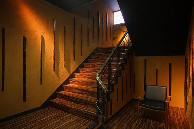Enraku Staircase Bamboo Decor