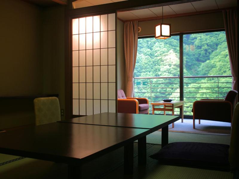 Enraku Tatami Room Mountain View