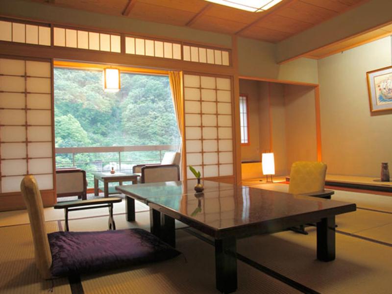 Enraku Traditional Tatami Room