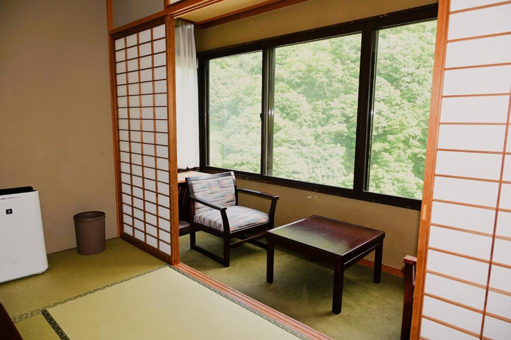 Entaijiso Tatami Room Window View
