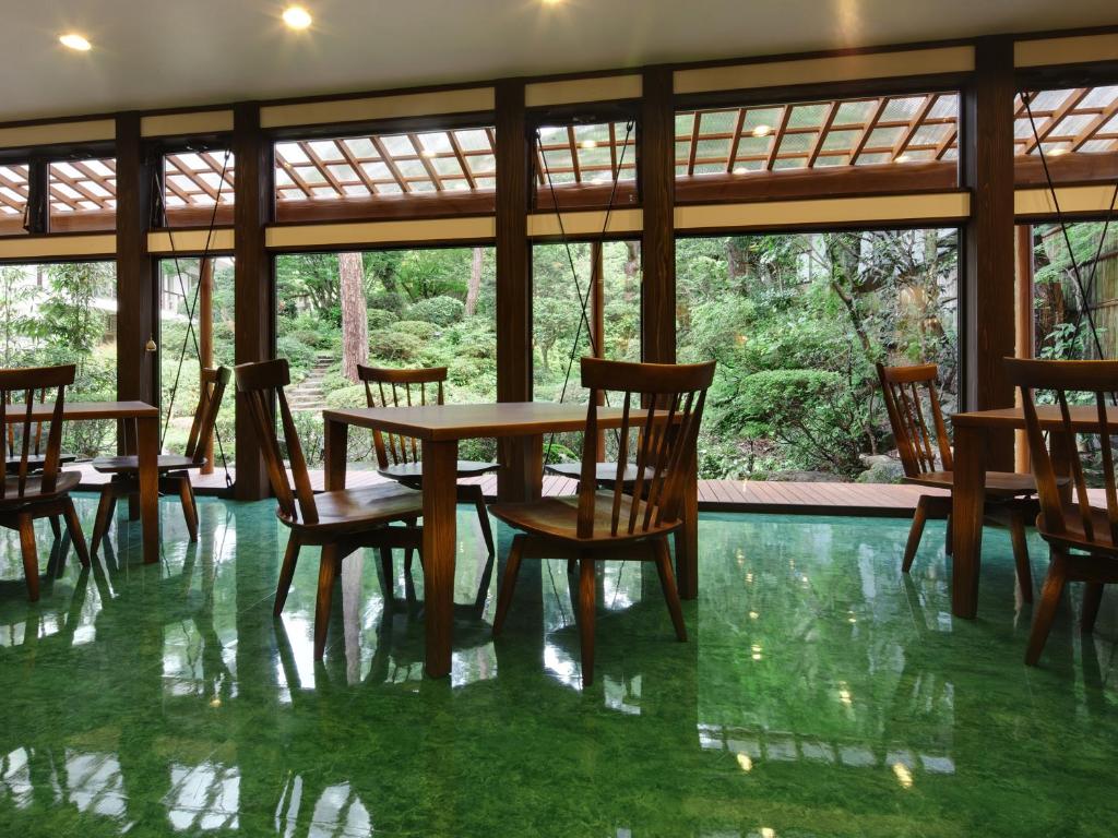 Fuga No Yado Chouseikan Dining Area With Garden View