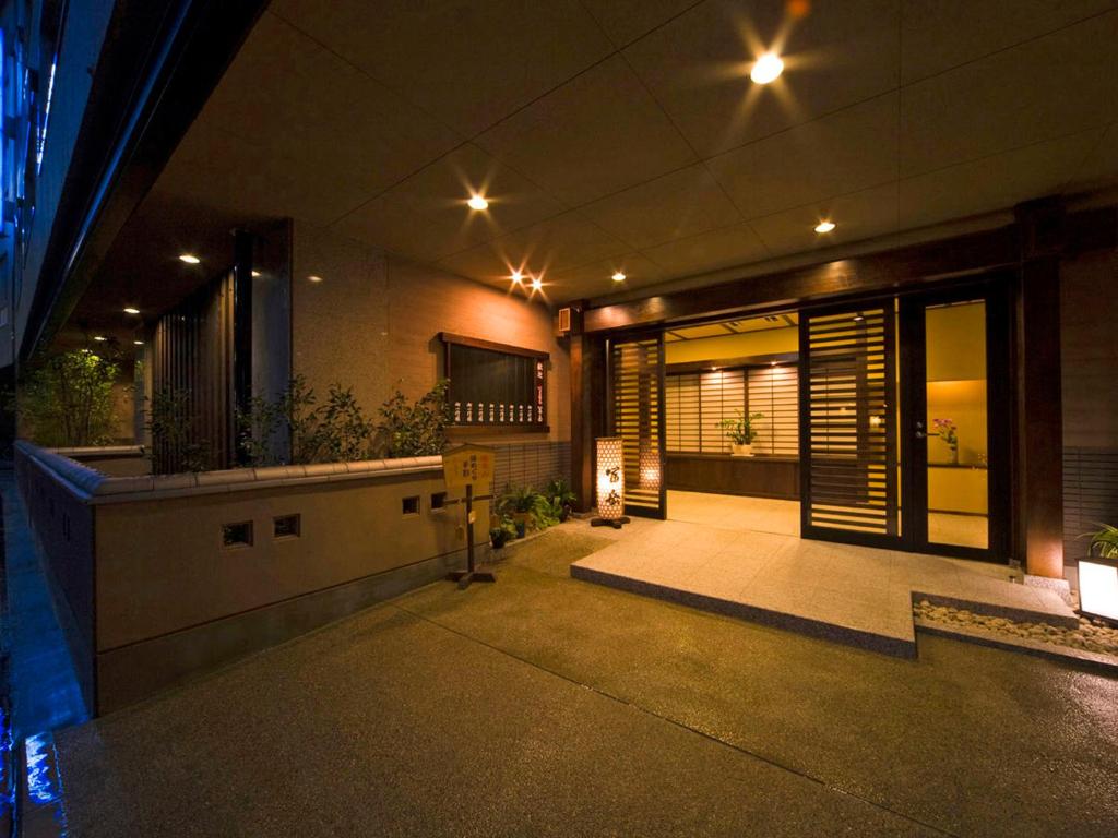 Fugaku Onsen Ryokan Entrance Night