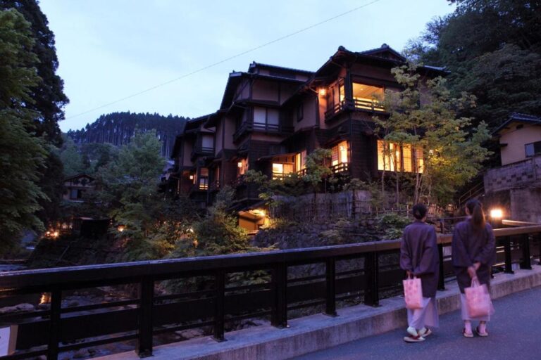 Fujiya Ryokan Exterior Evening