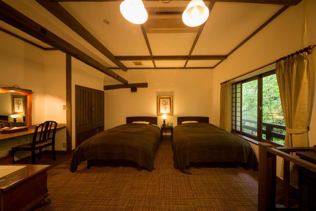 Fujiya Traditional Room Beds Window