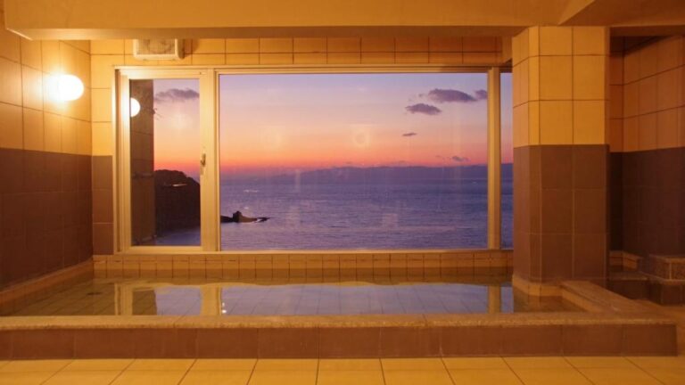 Futagojimaso Kishu Onsen Hot Spring Saikanoyu Hot Bath Sunset View