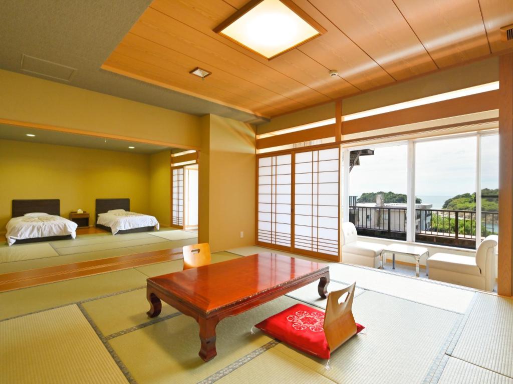 Futagojimaso Kishu Onsen Hot Spring Saikanoyu Hot Bath Tatami Room Wooden Table