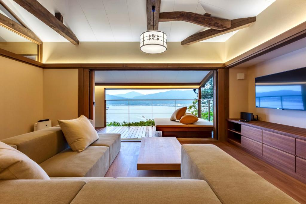 Genmyoan Lounge Room View