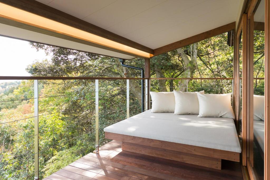 Genmyoan Outdoor Bed View