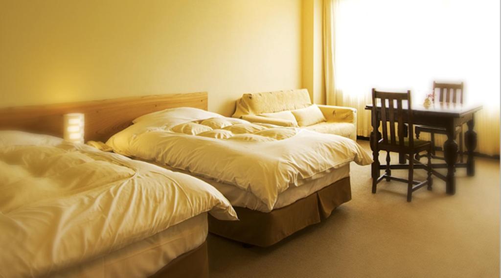 Ginsuisou Choraku Bedroom With Beds And Table