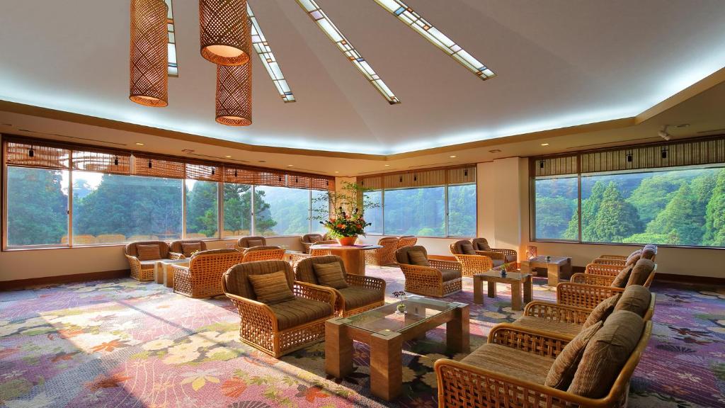 Ginzanso Lounge Area With Rattan Chairs