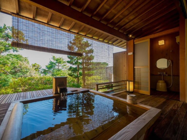 Grandia Housen Open Air Bath