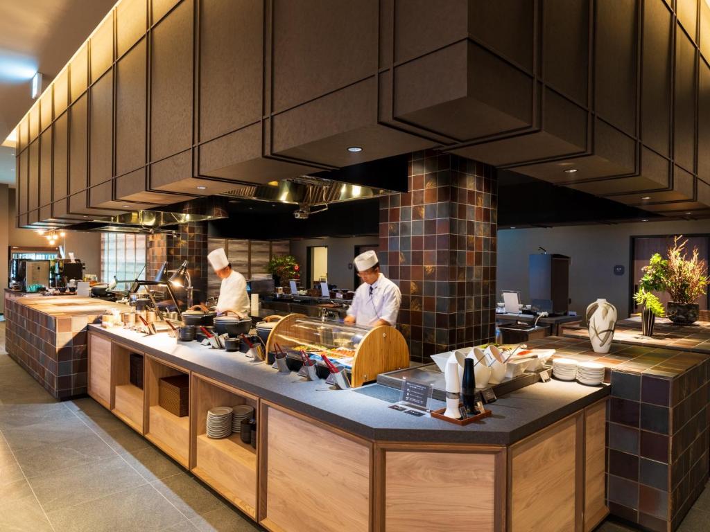 Grandvrio Hotel Beppuwan Wakura Kitchen Chefs