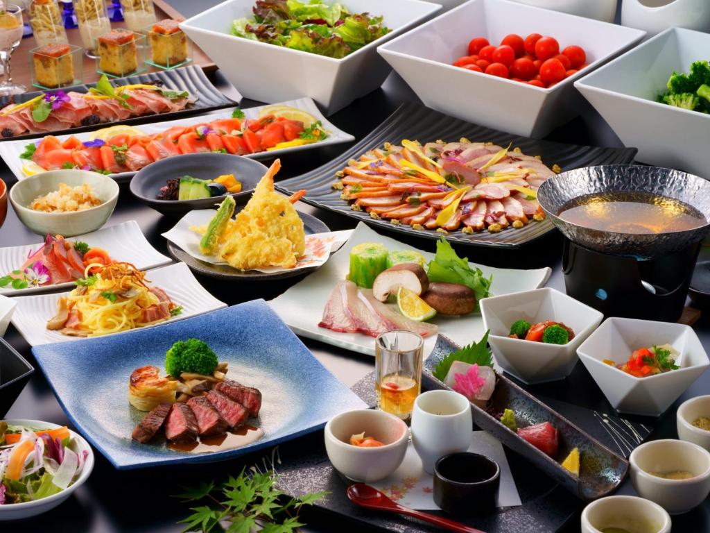 Grandvrio Hotel Beppuwan Wakura Traditional Japanese Dinner