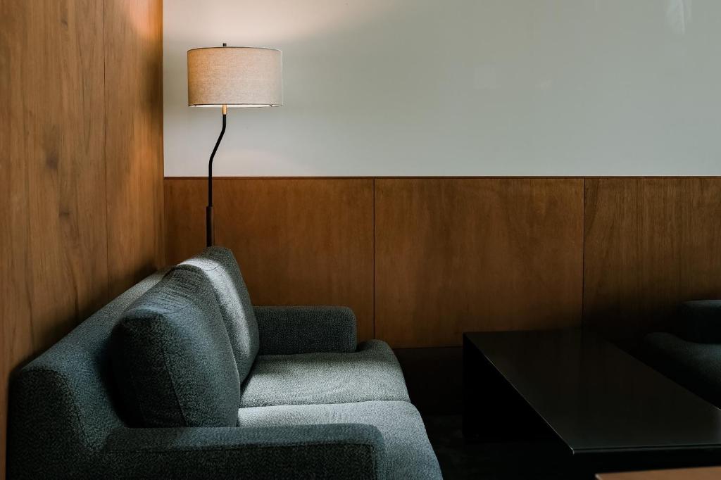 Guest House Sunline Beppu Sofa Lamp