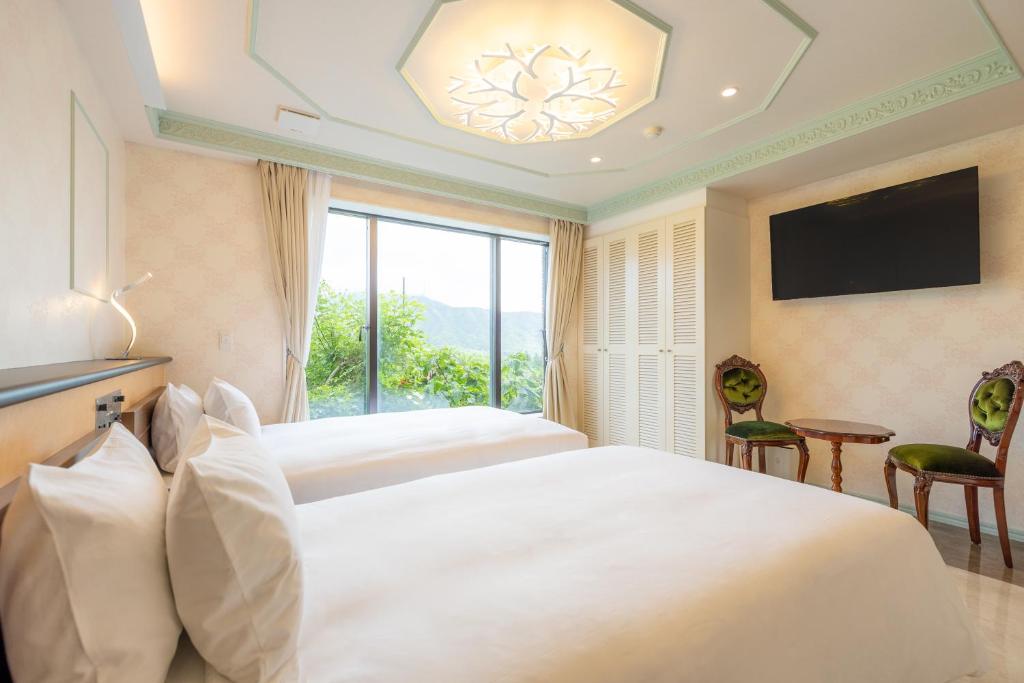Hachijo View Hotel Modern Room