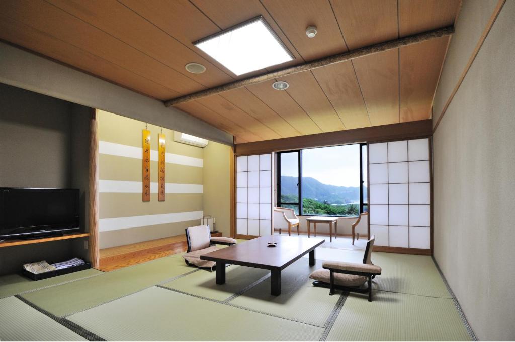 Hachijo View Hotel Tatami Room Mountain View
