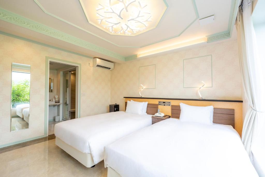 Hachijo View Hotel Twin Bed Room
