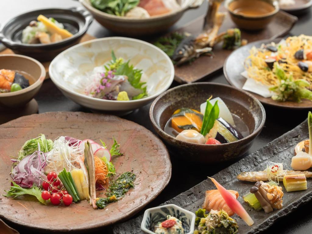 Hakkei Kaiseki Dishes