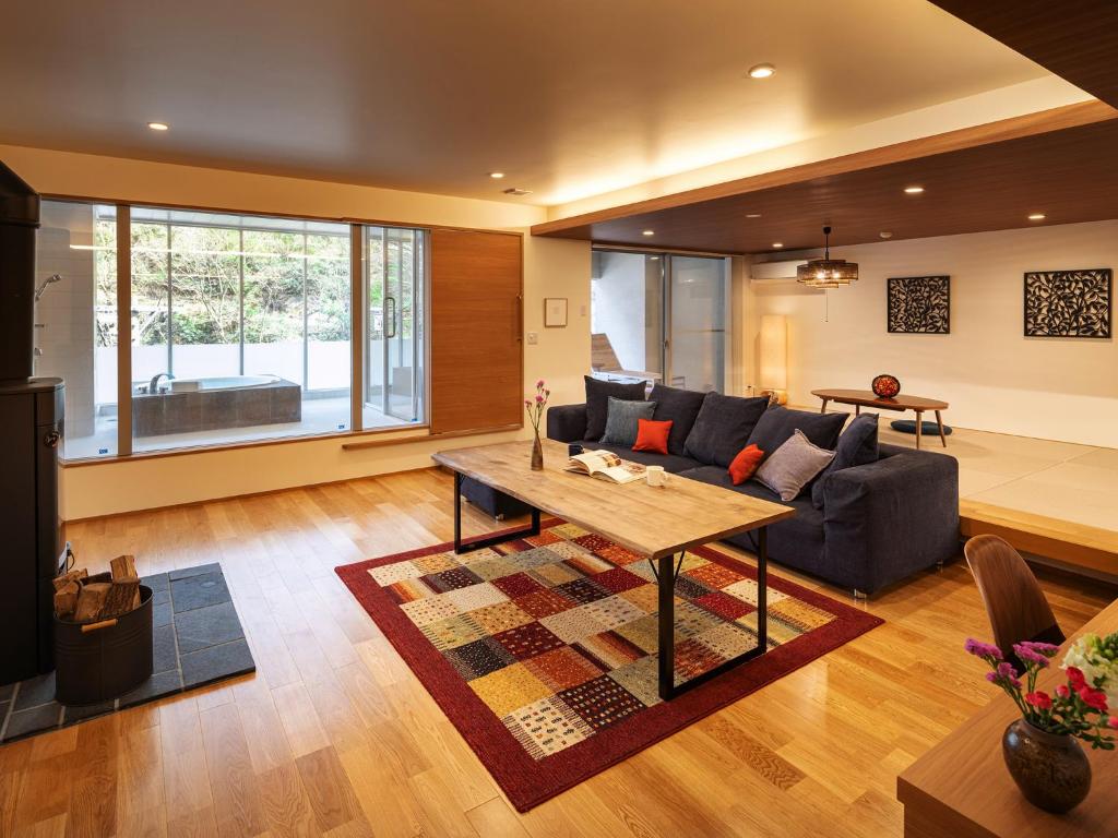 Hakkei Modern Living Room