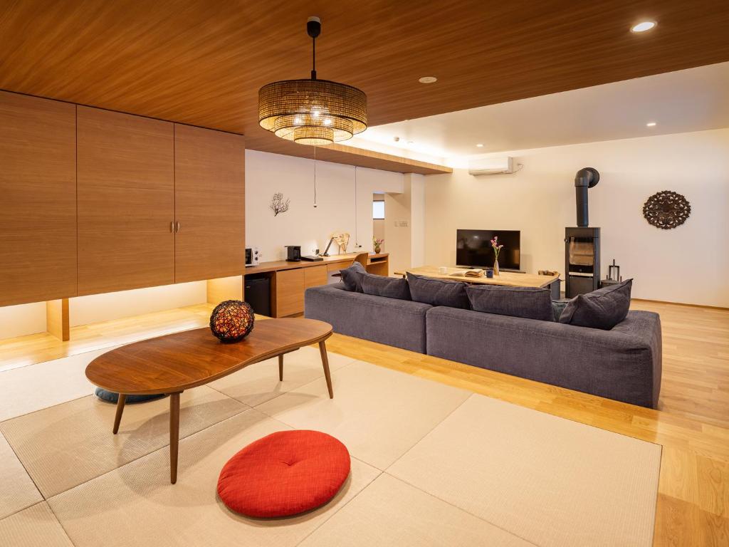 Hakkei Modern Living Room