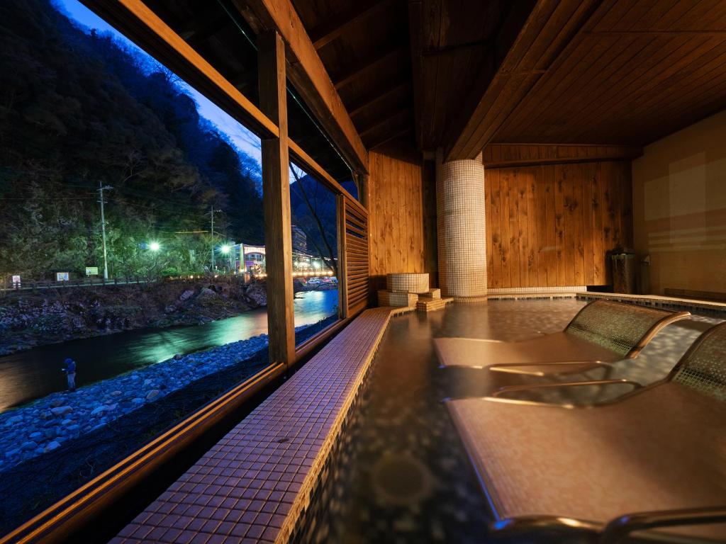 Hakkei Onsen River View