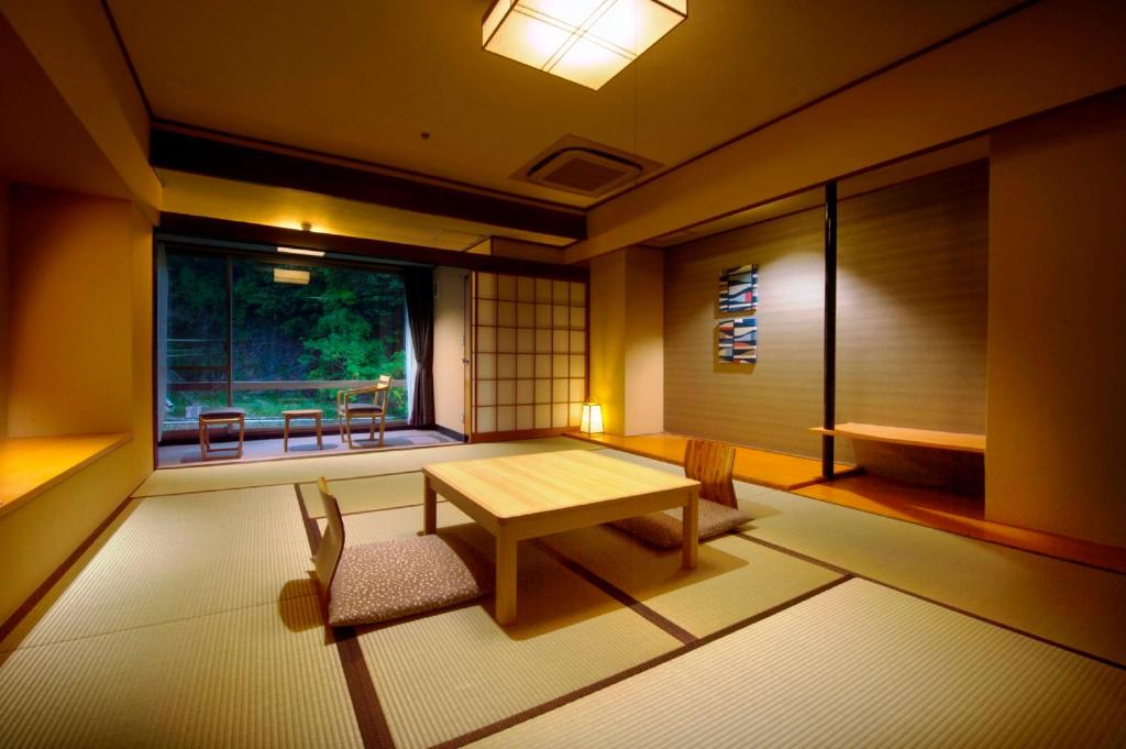 Hakone Pax Yoshino Tatami Room With View