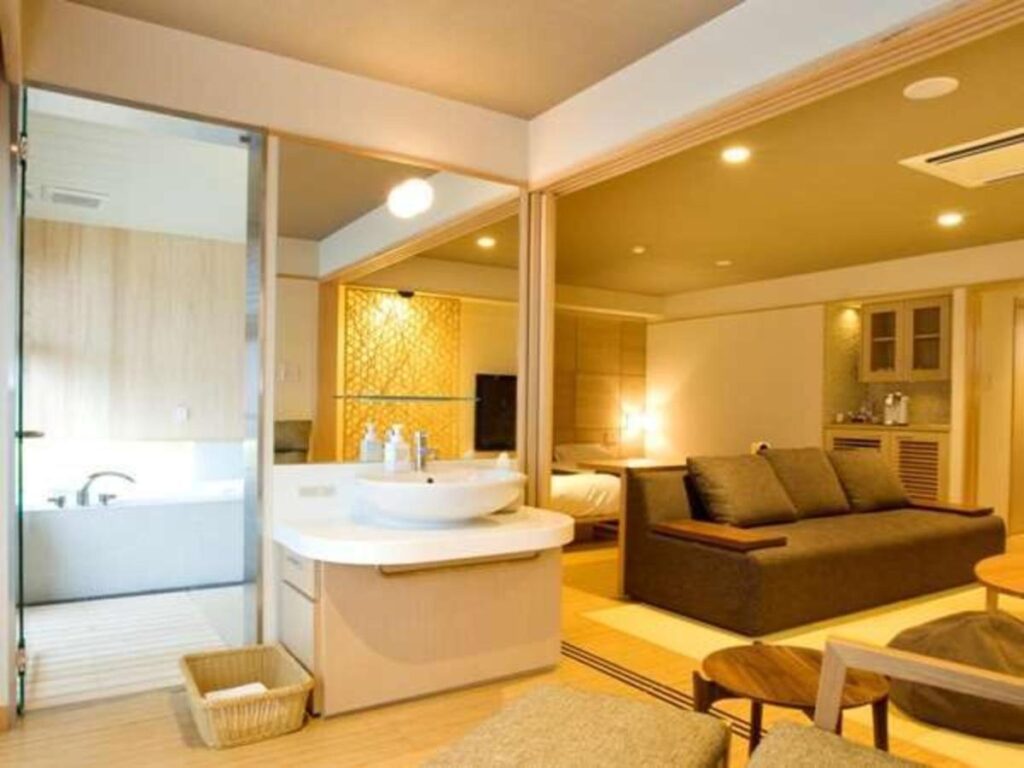 Hana Beppu Modern Room