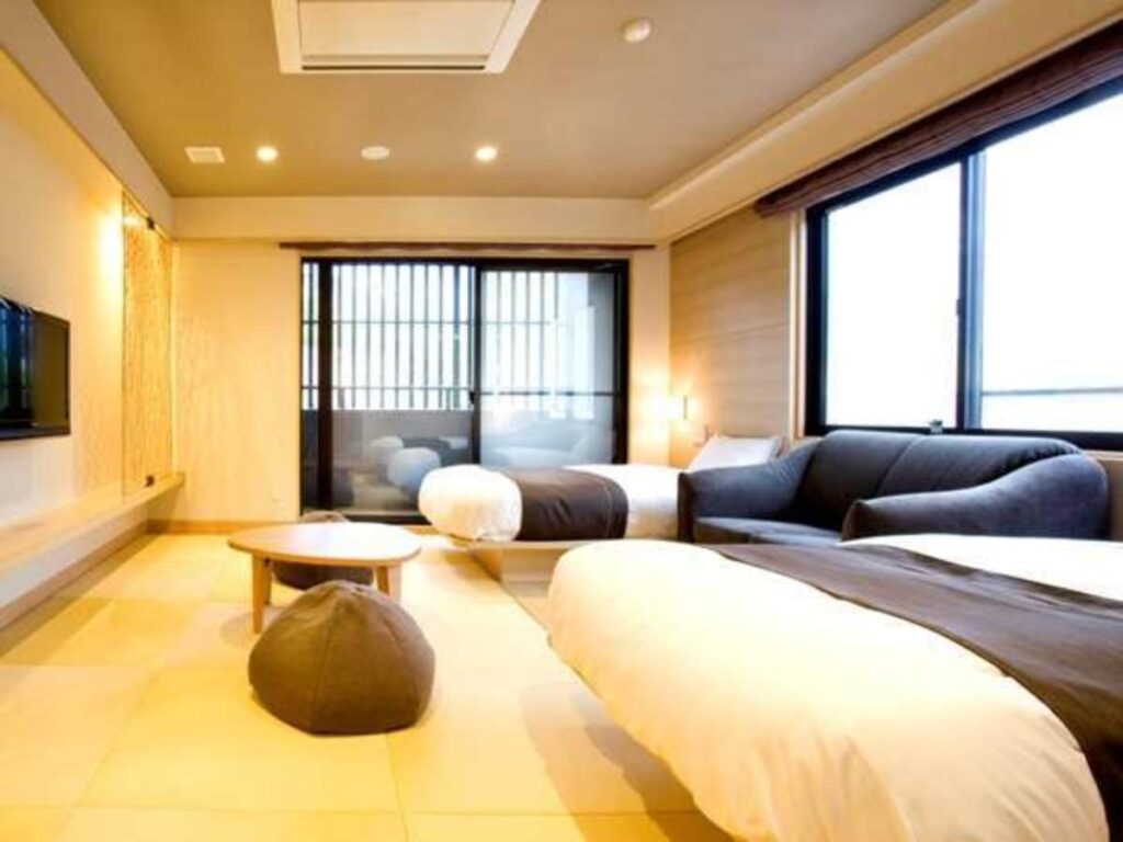Hana Beppu Modern Room