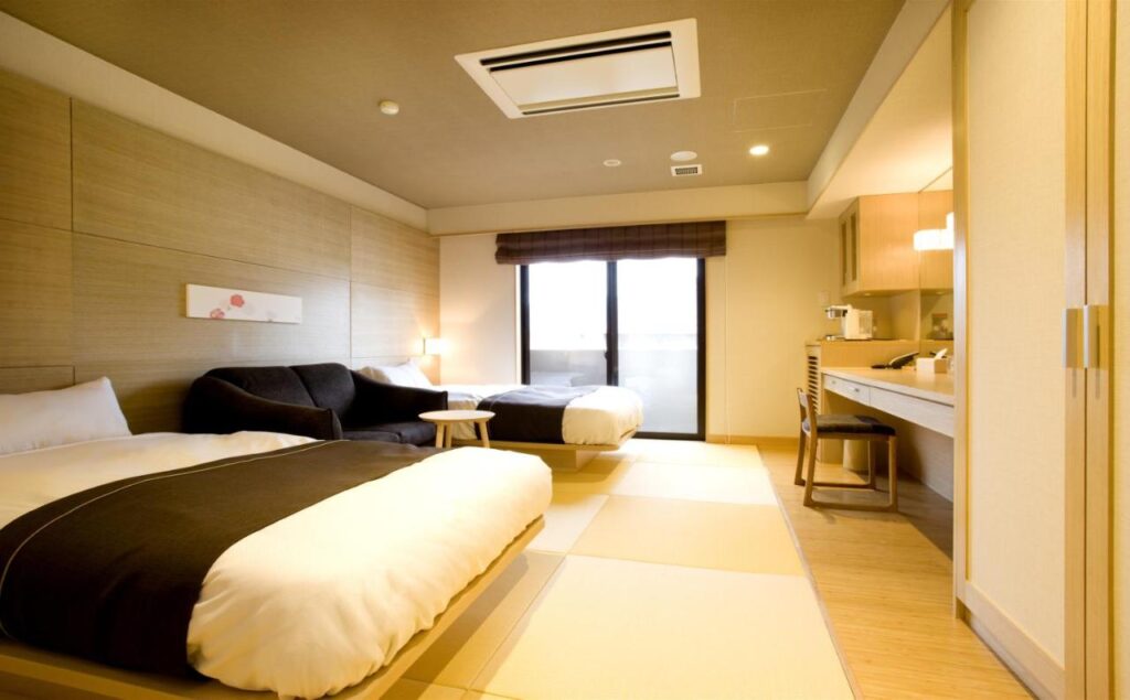 Hana Beppu Modern Tatami Room