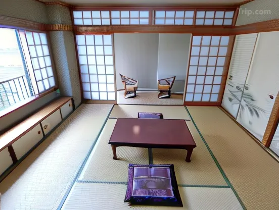 Hiromiya Toji Stay Tatami Room Shoji Table