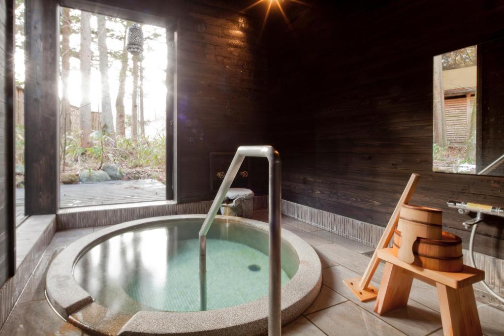 Honkan Sekizen Kan Onsen Room