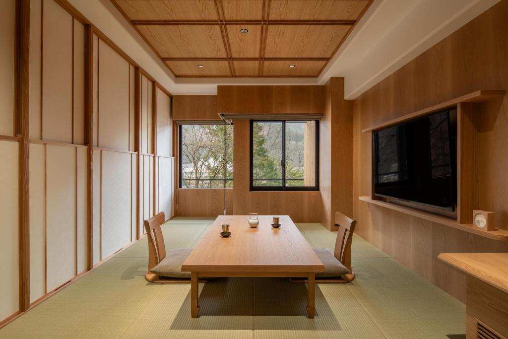 Honkan Sekizen Kan Tatami Room Interior