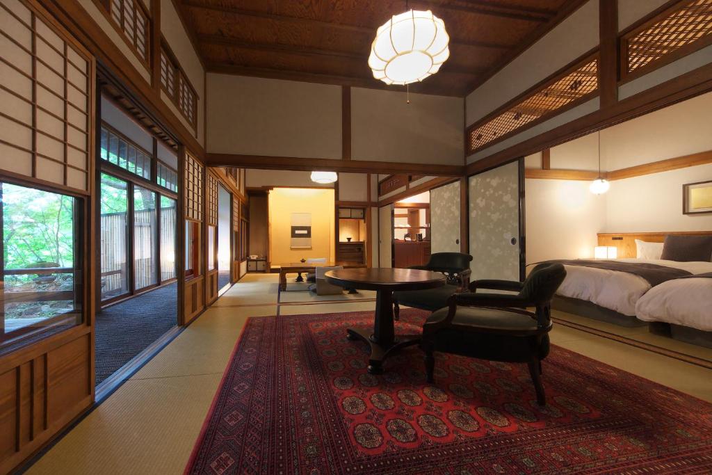 Honkan Sekizen Kan Traditional Room